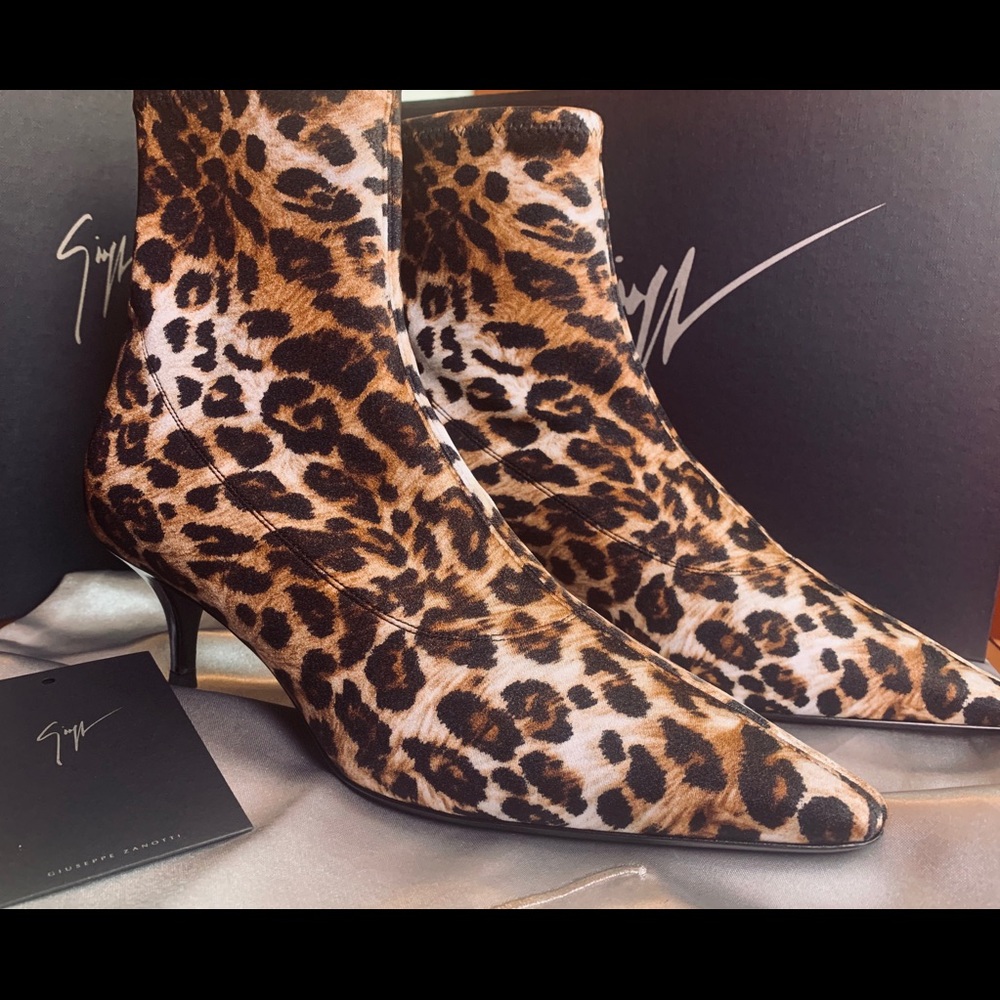 giuseppe zanotti • NEW • leopard kitten heels IT38